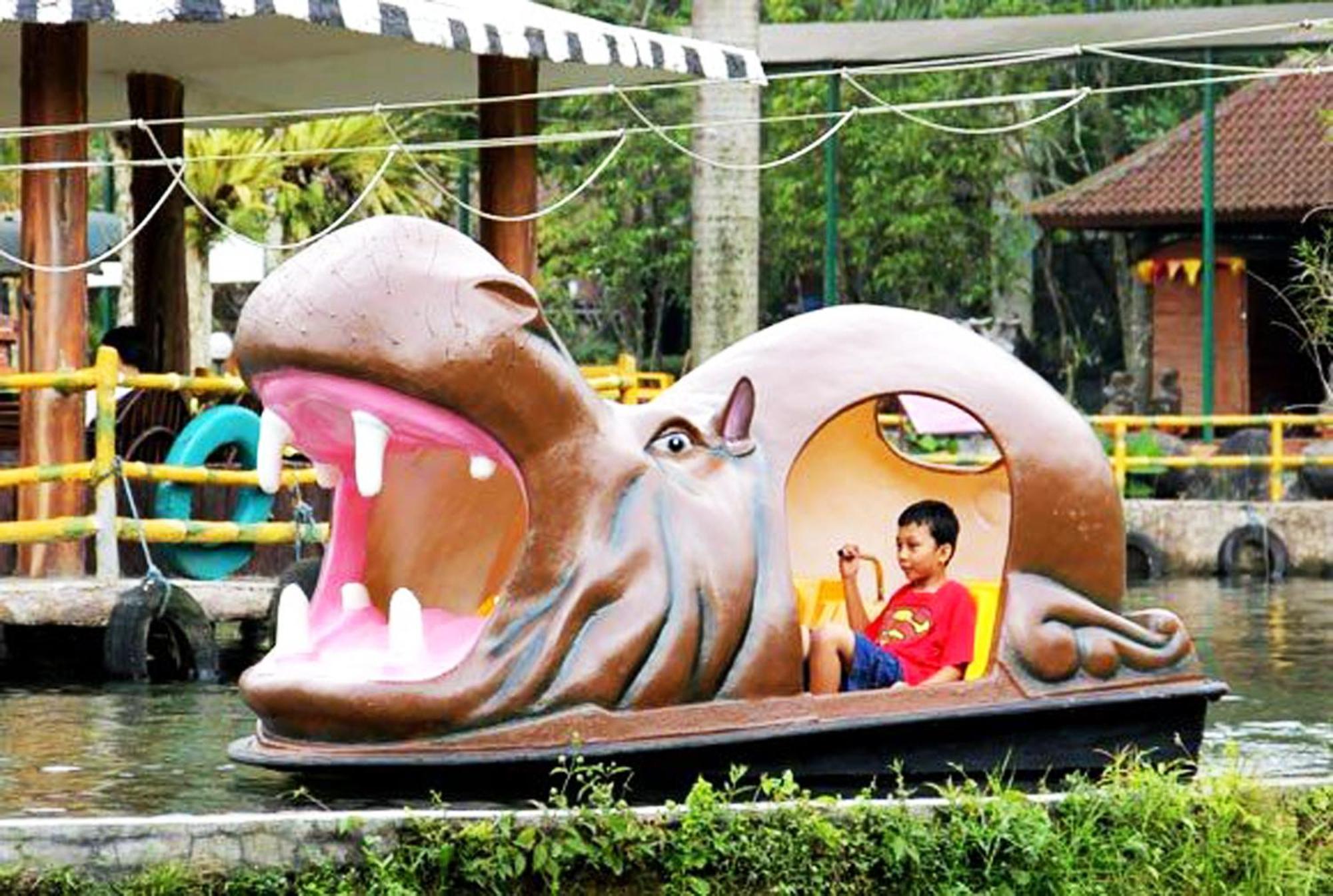 Station touristique Royal Safari Garden Resort&convention Bogor